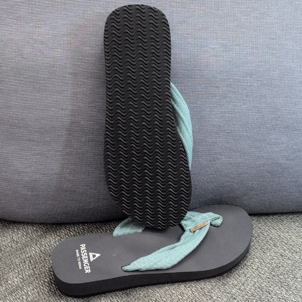 Passenger Black and Green Flip Flops